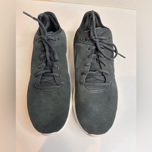 Nike | Air Max Oketo Sneaker - Picture 2 of 5